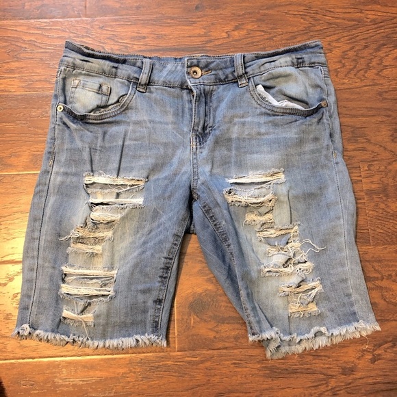 Dollhouse Pants - 🚨 Close out item/ best offer
Low  Rise Bermuda Shorts